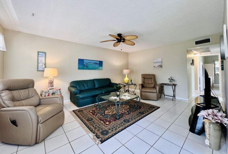 2 bedroom Condominium at 437 Chatham U, Century Village - Chatham Condos, West Palm Beach — photo 4