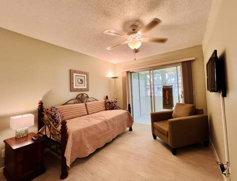 437 Chatham U, West Palm Beach FL - photo 8 of 16
