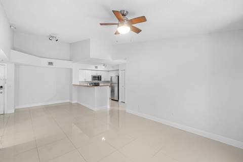 131 Yacht Club Way #307, Hypoluxo FL - photo 8 of 48