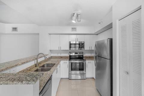 131 Yacht Club Way #307, Hypoluxo FL - photo 10 of 48