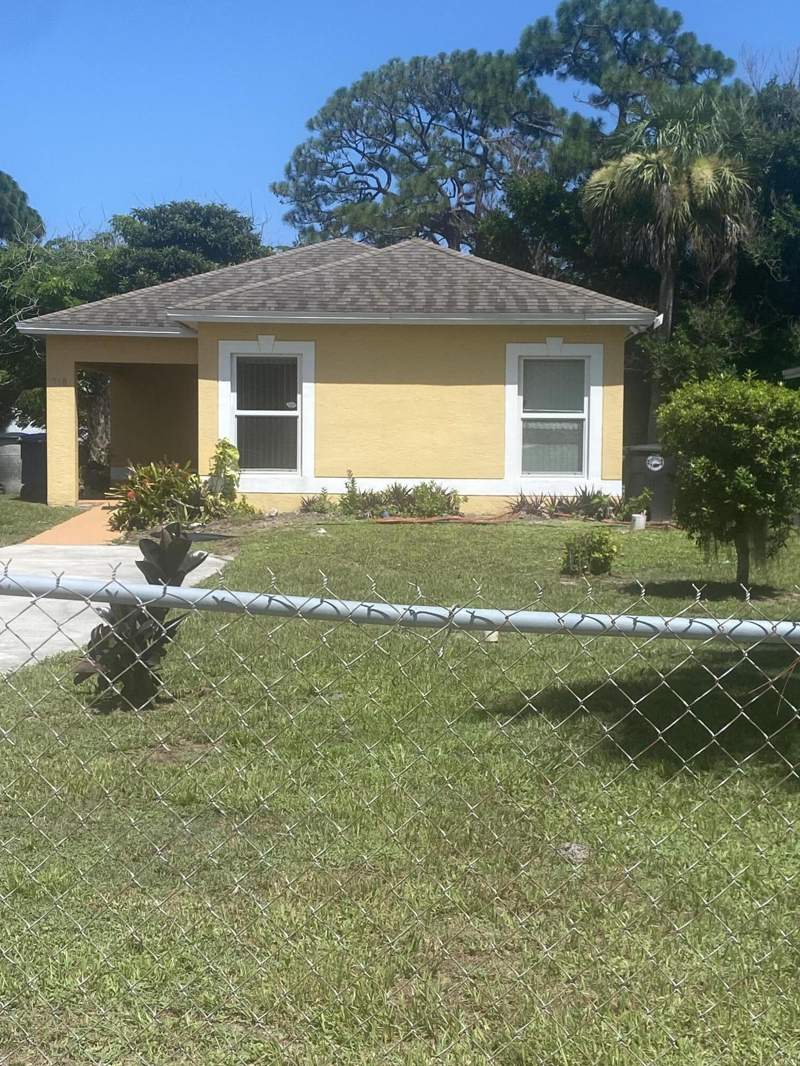 2 bedroom Single Family Residence at 710 N 23rd Street, Eldorado Subdivision, Fort Pierce — photo 2