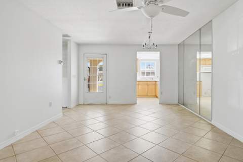 2965 Ashley Drive #C, West Palm Beach FL - photo 6 of 32