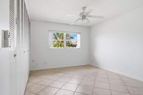 2965 Ashley Drive #C, West Palm Beach FL - photo 13 of 32