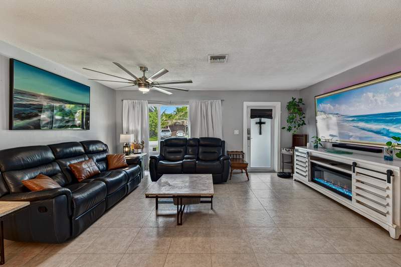 3 bedroom Single Family Residence at 1419 SE 1st Way, Fairlawn, Deerfield Beach — photo 4