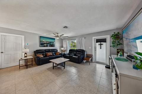 1419 SE 1st Way, Deerfield Beach FL - photo 6 of 36