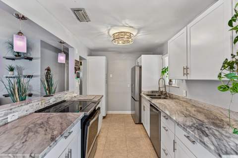 1419 SE 1st Way, Deerfield Beach FL - photo 11 of 36