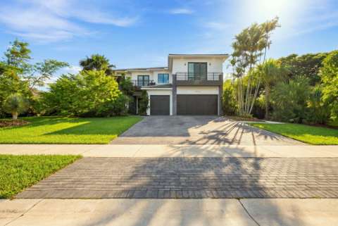 6924 N Stillwater Shores Drive, luxury home for sale in Davie