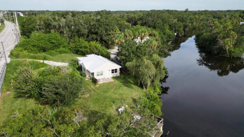 2 bedroom Single Family Residence at 1764 W Midway, White City Subdivision, Fort Pierce — photo 2