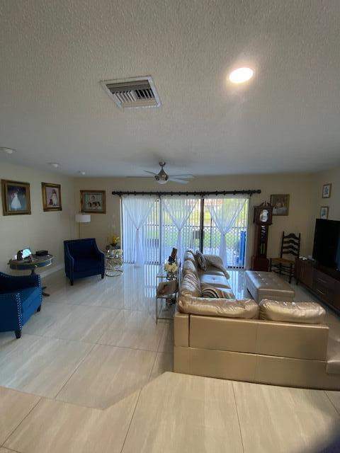 3 bedroom Townhouse at 1701 Woodbridge Lakes Circle, Woodbridge Lakes , West Palm Beach — photo 2