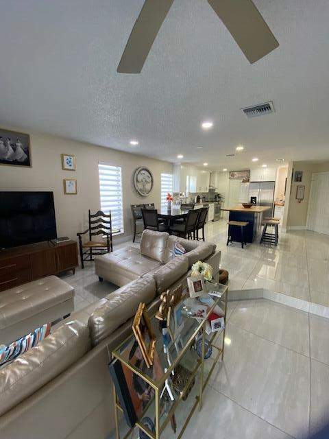 3 bedroom Townhouse at 1701 Woodbridge Lakes Circle, Woodbridge Lakes , West Palm Beach — photo 3
