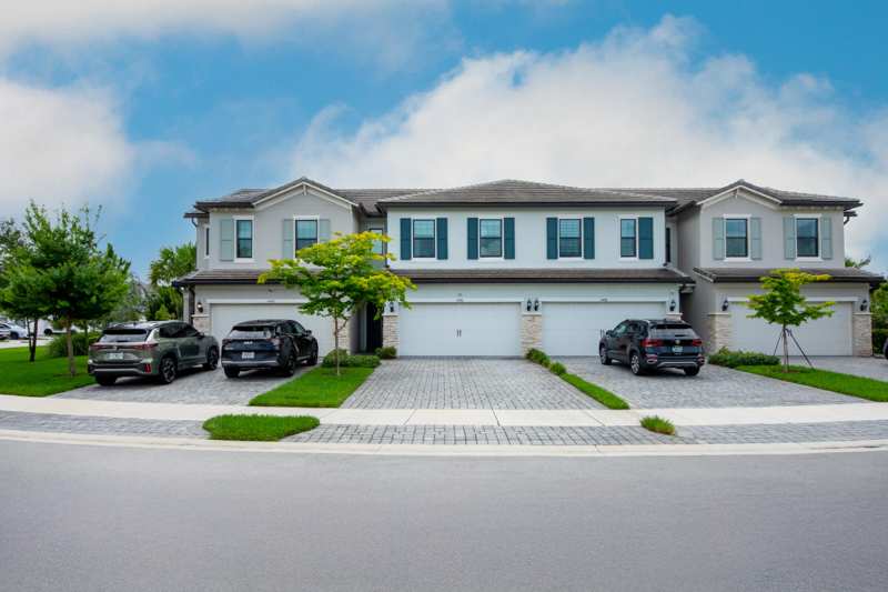 3 bedroom Townhouse at 4486 Appleton Circle, Oak Tree Property Redevelopment, Oakland Park — photo 1