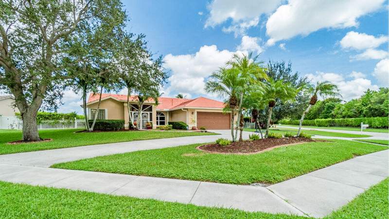 4 bedroom Single Family Residence at 10850 Paso Fino Drive, Farmington Estates, Lake Worth — photo 2