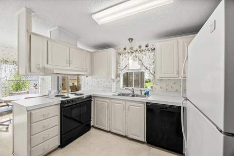 3712 Crabapple Drive, Port St. Lucie FL - photo 11 of 49