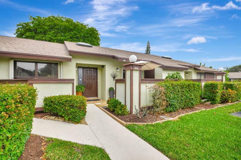 2 bedroom Villa at 494 Iron Forge Court, Strathmore Gate West Unit 3, Royal Palm Beach — photo 2