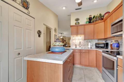 494 Iron Forge Court, Royal Palm Beach FL - photo 11 of 47