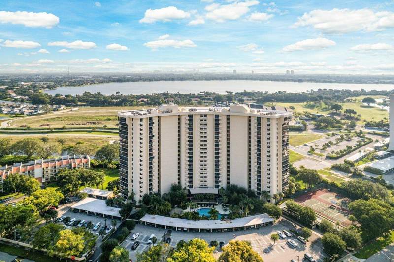 2 bedroom Condominium at 2450 Presidential Way #1606, Envoy Condo, West Palm Beach — photo 2