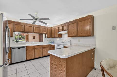 310 Deer Creek Lakeside Way, Deerfield Beach FL - photo 9 of 27