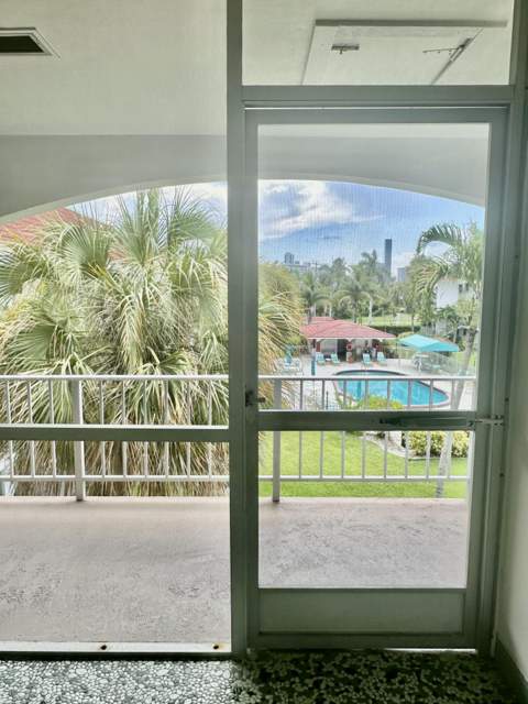 580 Egret Drive #314, Hallandale Beach FL - photo 13 of 13