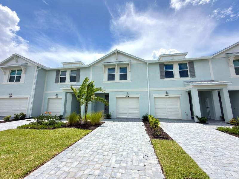3 bedroom Townhouse at 654 Salisbury Circle, Tidewater, Fort Pierce — photo 4