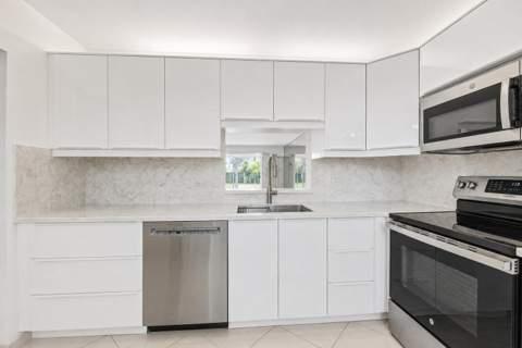 1025 SE 4th Avenue #101, Dania Beach FL - photo 8 of 21