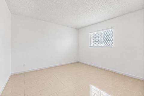 1025 SE 4th Avenue #101, Dania Beach FL - photo 16 of 21