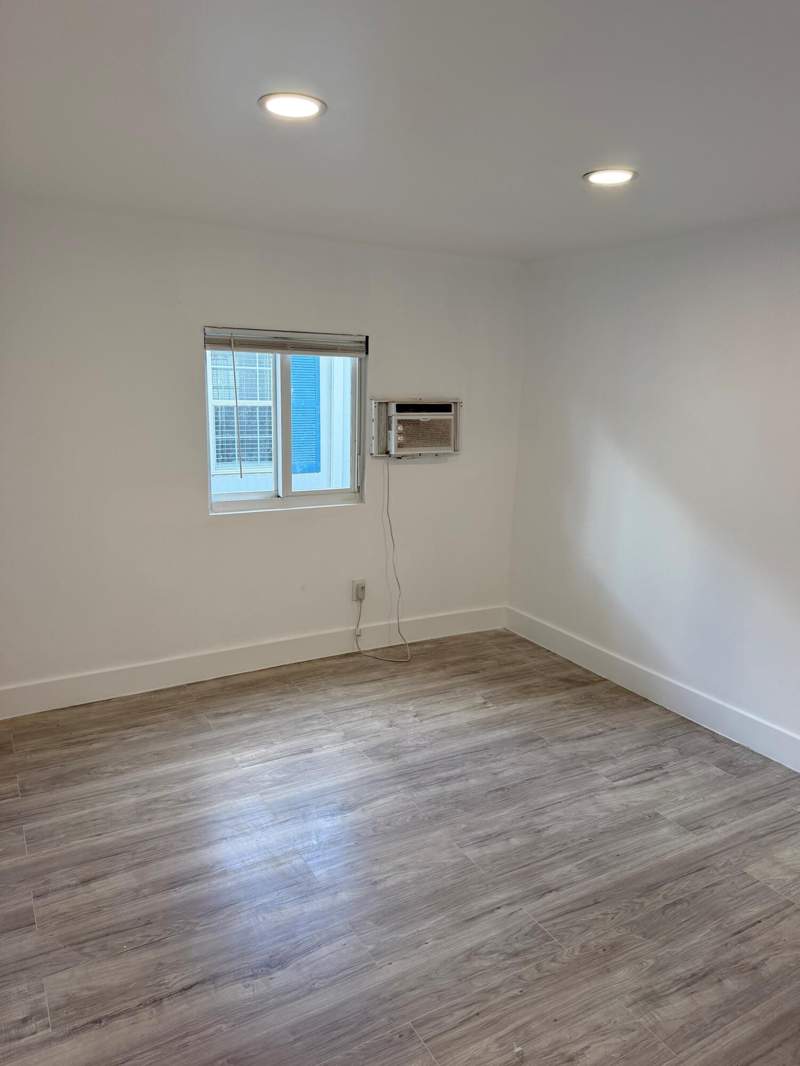4 bedroom Manufactured Home at 650 NW 214th Avenue, Heritage City Sec 2, Pembroke Pines — photo 3