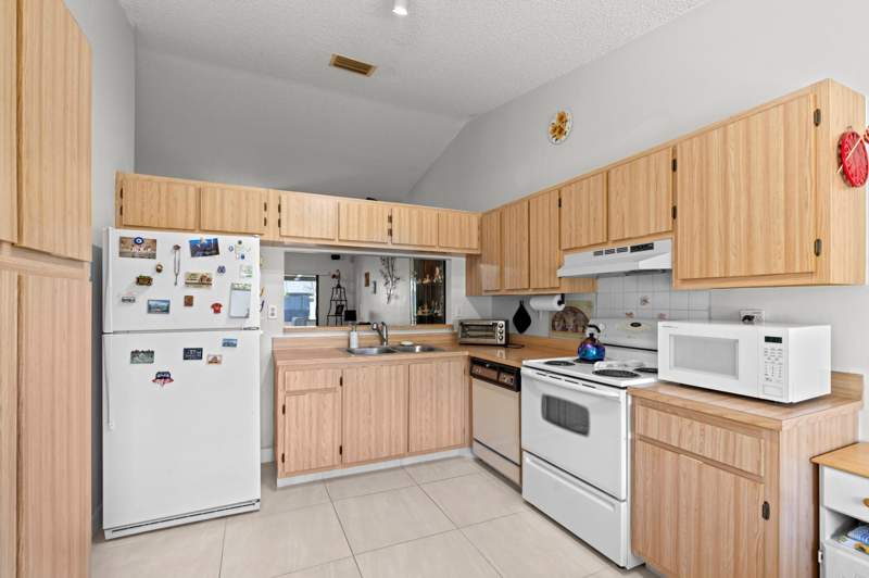 3 bedroom Single Family Residence at 9 Danby Place, Boynton Lakes 2, Boynton Beach — photo 4