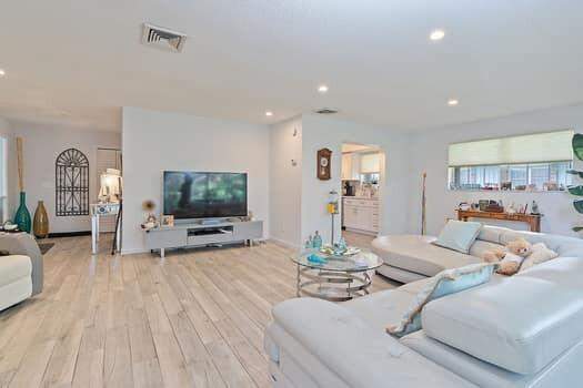 2 bedroom Condominium at 415 Pine Tree Court #16, Tudors In The Pines Condo, Atlantis — photo 5