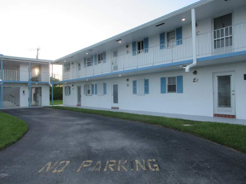 1 bedroom Condominium at 1115 Lake Terrace #107, Leisureville Lake Condo, Boynton Beach — photo 2
