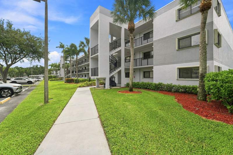 2 bedroom Condominium at 15355 Lakes Of Delray Boulevard #314, Lakes Of Delray, Delray Beach — photo 3