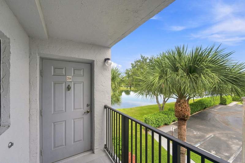 2 bedroom Condominium at 15355 Lakes Of Delray Boulevard #314, Lakes Of Delray, Delray Beach — photo 4