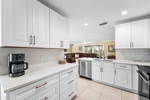9393 Gettysburg Road, Boca Raton FL - photo 11 of 42