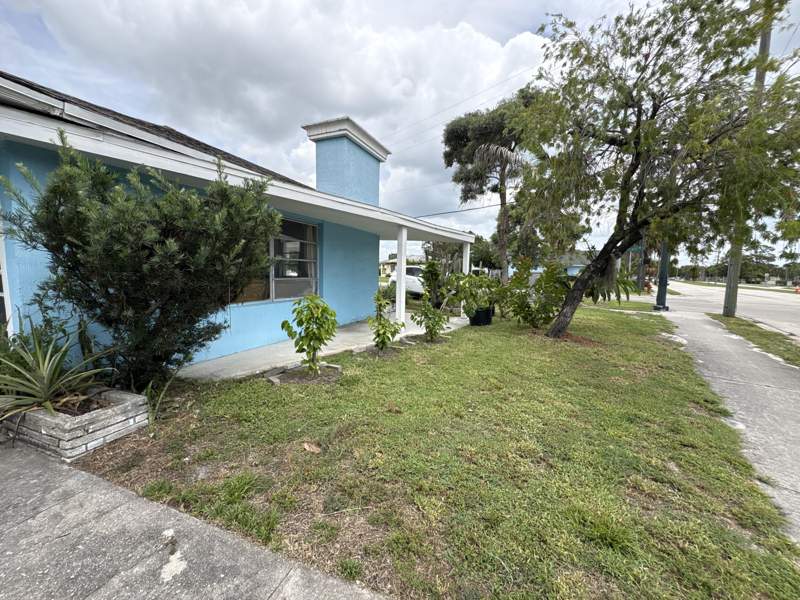 4 bedroom Single Family Residence at 1001 Sunrise Boulevard, Pinewood Subdivision, Fort Pierce — photo 4