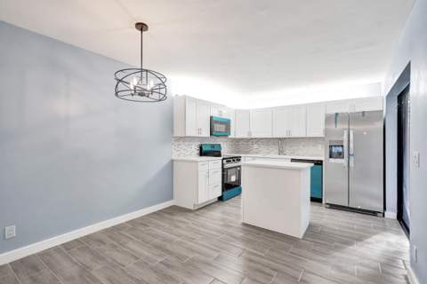 736 NW 98th Circle, Plantation FL - photo 8 of 38
