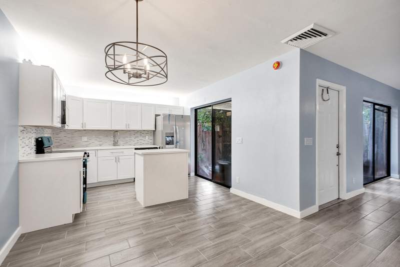 2 bedroom Townhouse at 736 NW 98th Circle, Jacaranda Parcel 610, Plantation — photo 4