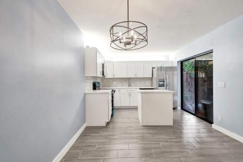 736 NW 98th Circle, Plantation FL - photo 6 of 38