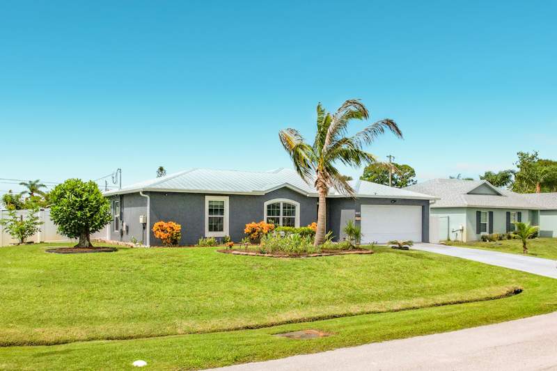 3 bedroom Single Family Residence at 1402 SW Flounder Lane, Port St Lucie Section 14, Port St. Lucie — photo 2