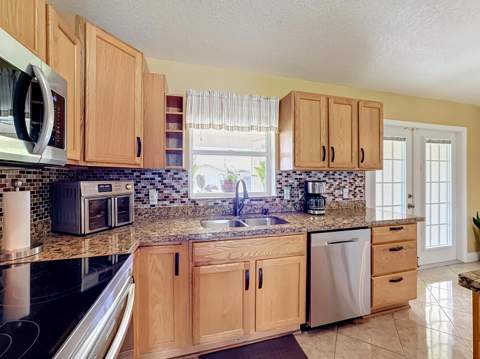 1402 SW Flounder Lane, Port St. Lucie FL - photo 7 of 47