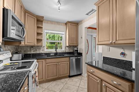 3409 Wry, Lake Worth FL - photo 12 of 35