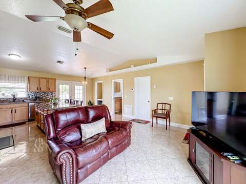 1402 SW Flounder Lane, Port St. Lucie FL - photo 14 of 47
