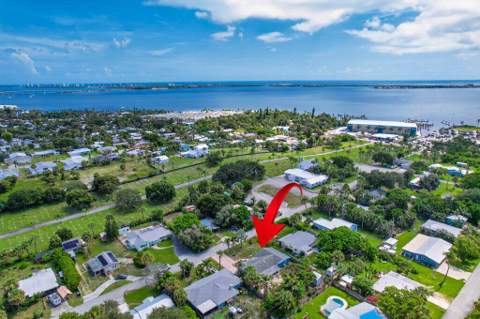 2288 NE Patrician Street, Jensen Beach FL - photo 6 of 37