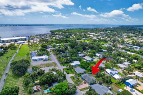 2288 NE Patrician Street, Jensen Beach FL - photo 7 of 37