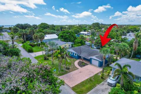 2288 NE Patrician Street, Jensen Beach FL - photo 9 of 37