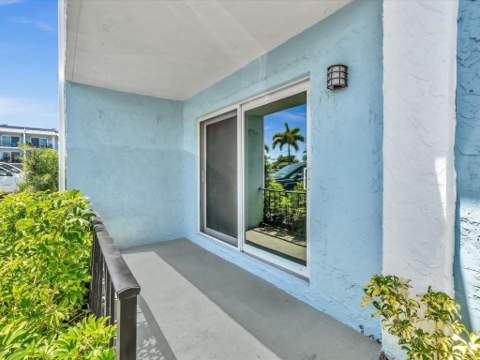 3002 NE 5th Terrace #105-B, Wilton Manors FL - photo 19 of 39