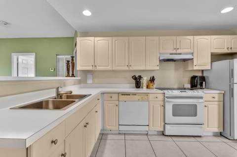 6811 2nd Street, Limestone Creek FL - photo 6 of 20