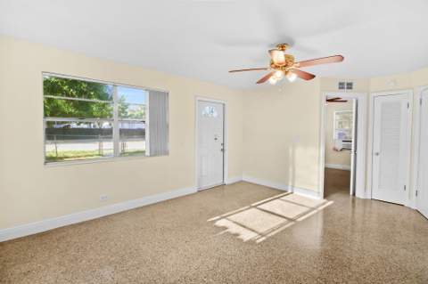 4546 Carver Street, Kenwood Estates FL - photo 9 of 34