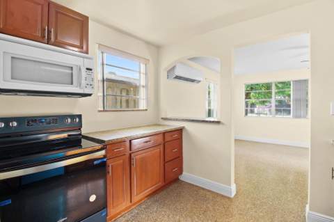 4546 Carver Street, Kenwood Estates FL - photo 15 of 34