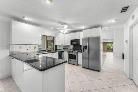 10775 Boca Woods Lane, Boca Raton FL - photo 10 of 42