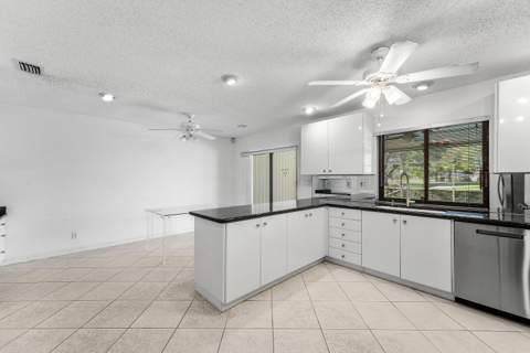10775 Boca Woods Lane, Boca Raton FL - photo 12 of 42