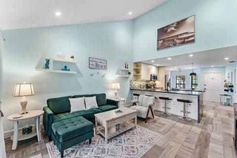 18577 Woodstream Drive, Boca Raton FL - photo 10 of 57